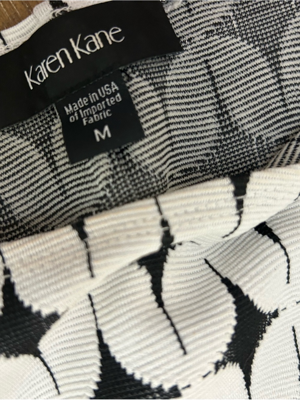 Karen Kane Black White Geometric Fit & Flare Dress Medium Made in USA - Picture 3 of 4